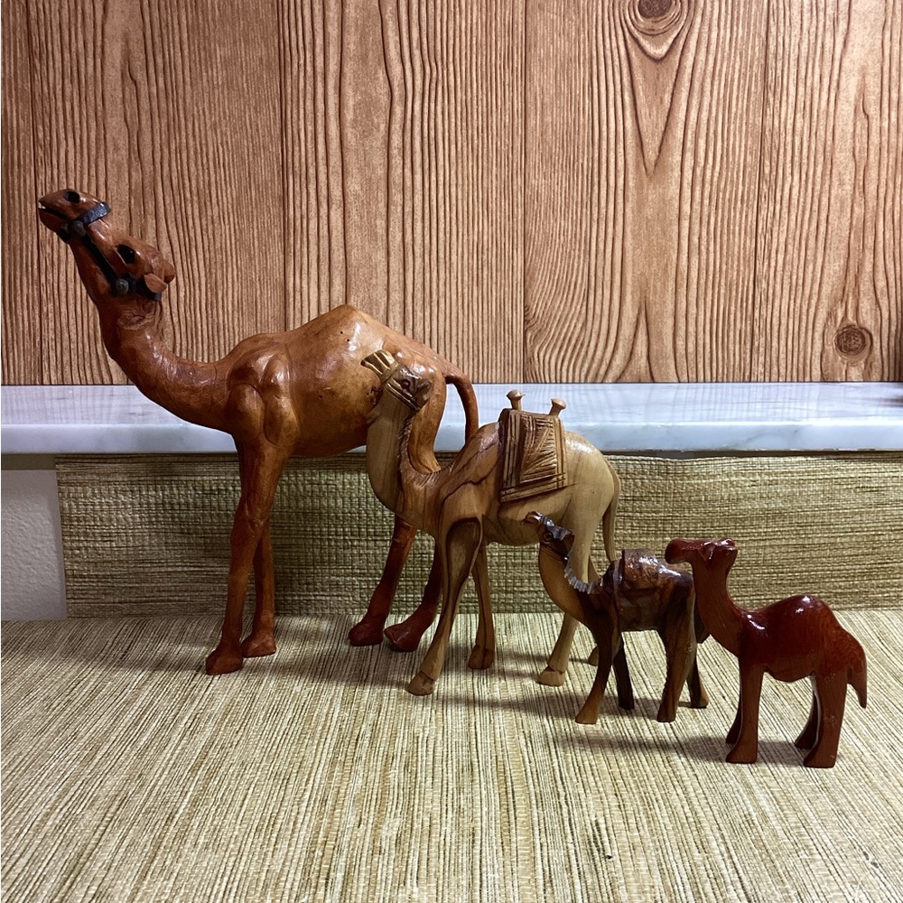 3 Wooden Camel Figurine Set - 1 Leather Camel